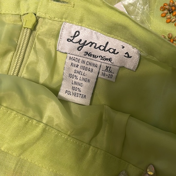 Lynda’s New York Linen Skirt Set - Picture 6 of 7